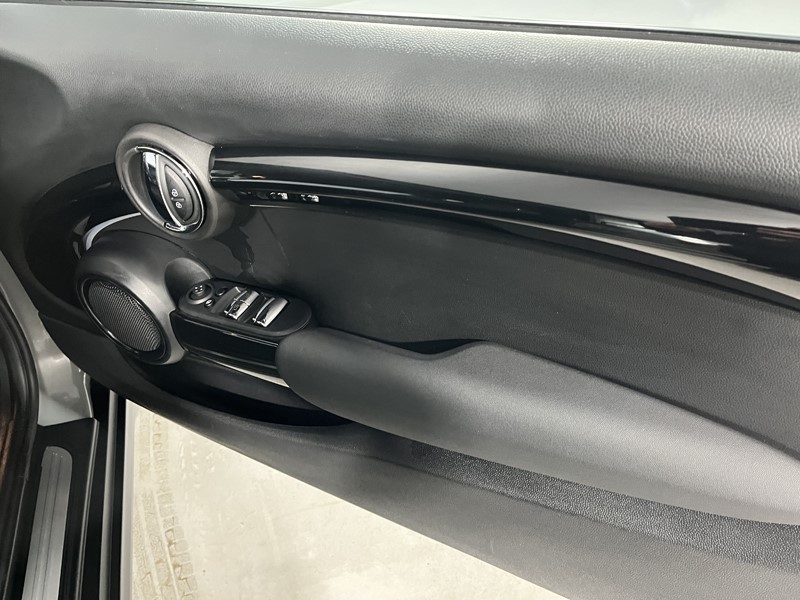 2022 (72) MINI CONVERTIBLE 1.5 Cooper Classic 2dr Auto 5071822