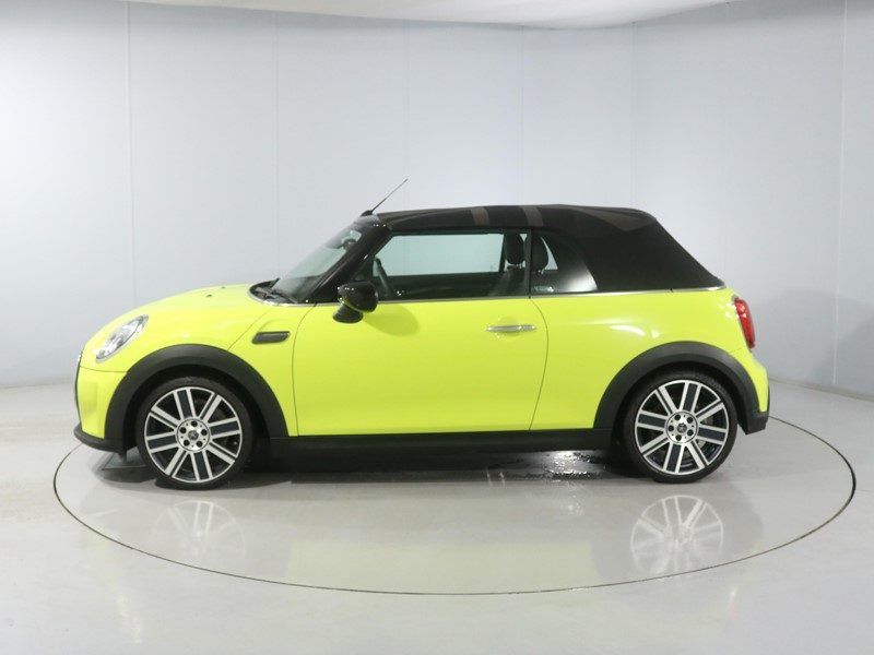 2022 (72) MINI CONVERTIBLE 1.5 Cooper Exclusive 2dr Auto 5053224