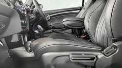 2022 (72) MINI CONVERTIBLE 1.5 Cooper Exclusive 2dr Auto 5053214