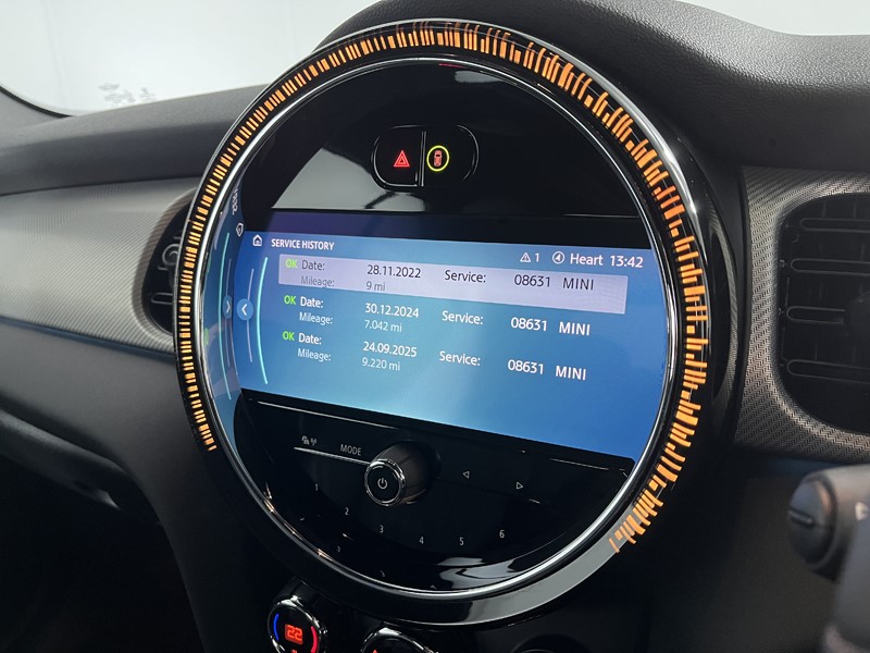 2022 (72) MINI CONVERTIBLE 1.5 Cooper Exclusive 2dr Auto 5053209