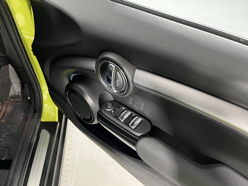 2022 (72) MINI CONVERTIBLE 1.5 Cooper Exclusive 2dr Auto 5053200