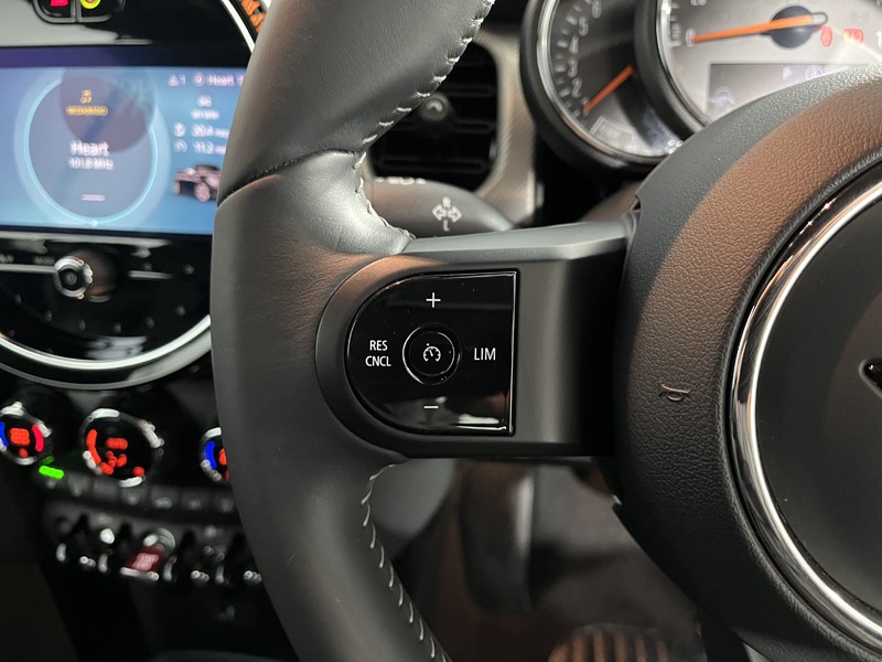 2022 (72) MINI CONVERTIBLE 1.5 Cooper Exclusive 2dr Auto 5053203