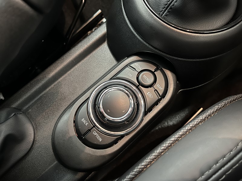 2022 (72) MINI CONVERTIBLE 1.5 Cooper Exclusive 2dr Auto 5053212