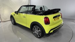 2022 (72) MINI CONVERTIBLE 1.5 Cooper Exclusive 2dr Auto 5053217