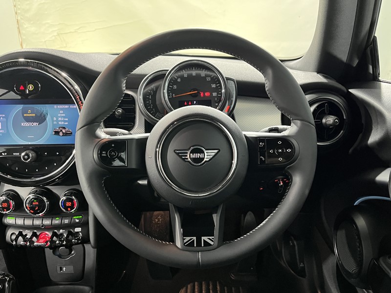 2022 (72) MINI CONVERTIBLE 1.5 Cooper Exclusive 2dr Auto 5053187