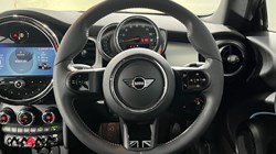 2022 (72) MINI CONVERTIBLE 1.5 Cooper Exclusive 2dr Auto 5053187