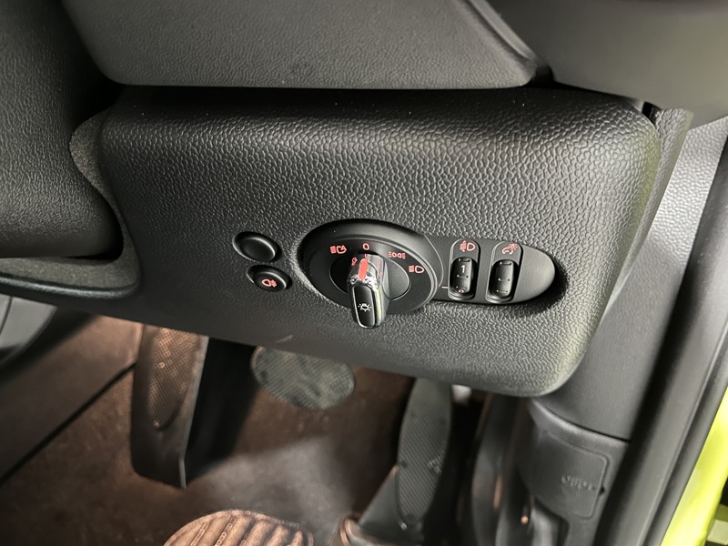 2022 (72) MINI CONVERTIBLE 1.5 Cooper Exclusive 2dr Auto 5053201