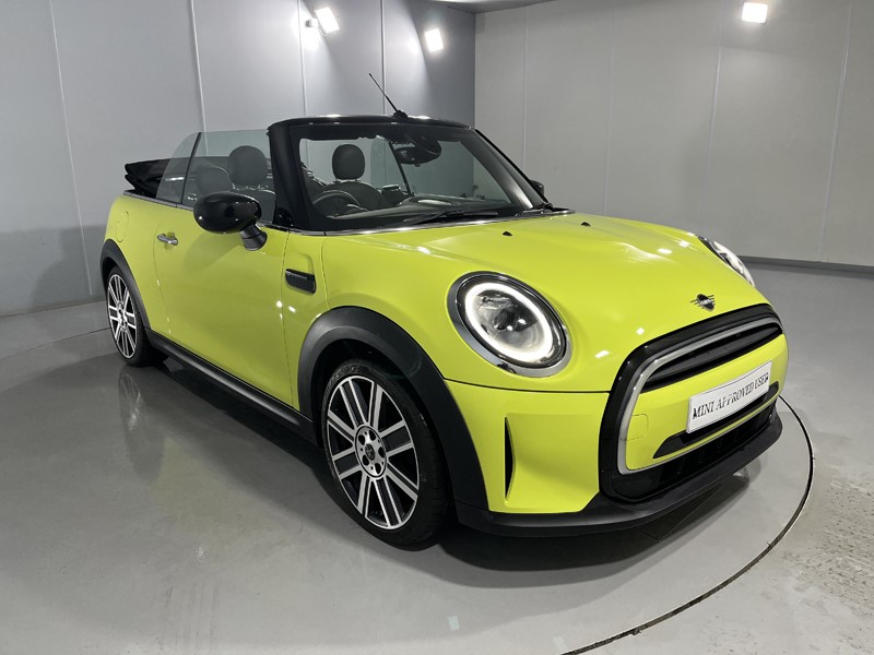 2022 (72) MINI CONVERTIBLE 1.5 Cooper Exclusive 2dr Auto 5053216