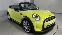 2022 (72) MINI CONVERTIBLE 1.5 Cooper Exclusive 2dr Auto 5053216