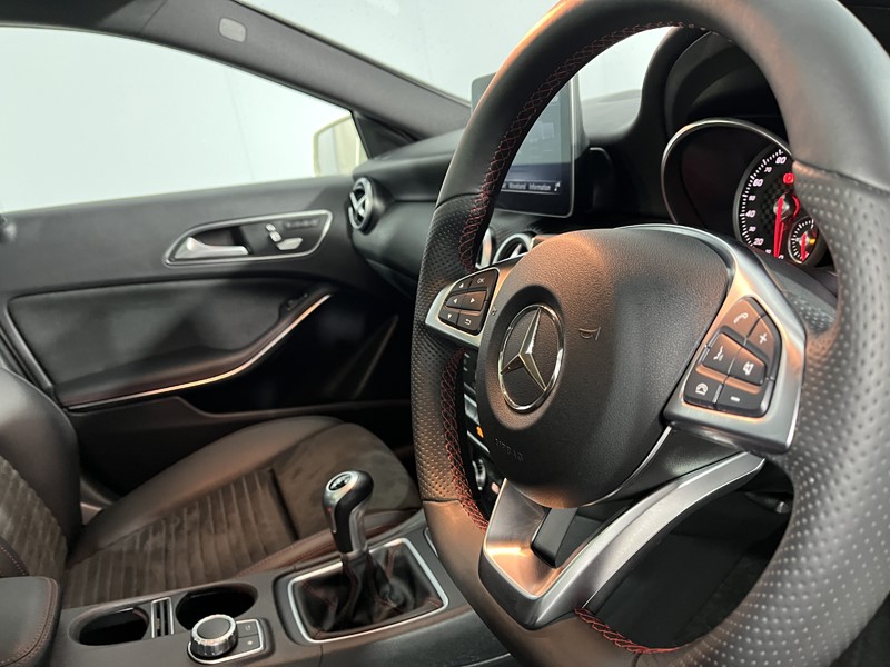 2017 (17) MERCEDES-BENZ A CLASS A200 AMG Line Premium Plus 5dr 5064312