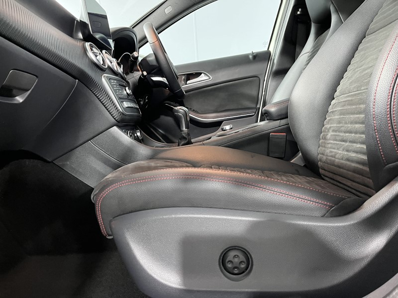 2017 (17) MERCEDES-BENZ A CLASS A200 AMG Line Premium Plus 5dr 5064322