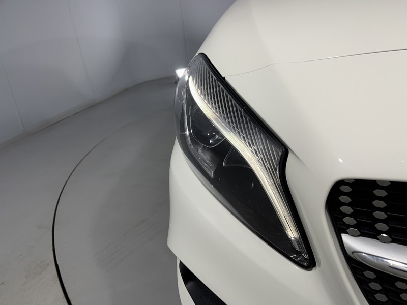 2017 (17) MERCEDES-BENZ A CLASS A200 AMG Line Premium Plus 5dr 5064326