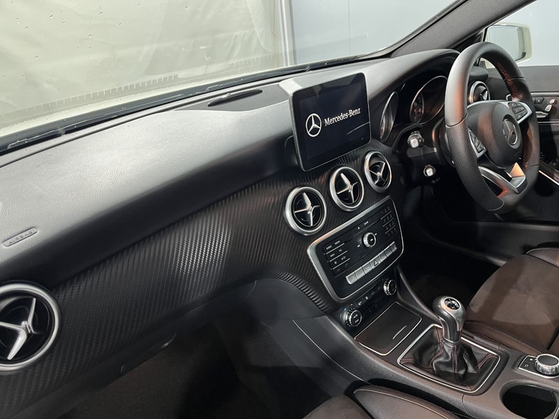 2017 (17) MERCEDES-BENZ A CLASS A200 AMG Line Premium Plus 5dr 5064296