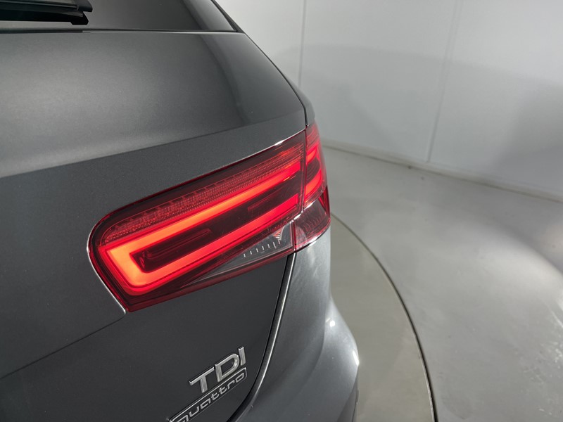 2017 (17) AUDI A3 2.0 TDI 184 Quattro Black Edition 3dr S Tronic 5056990