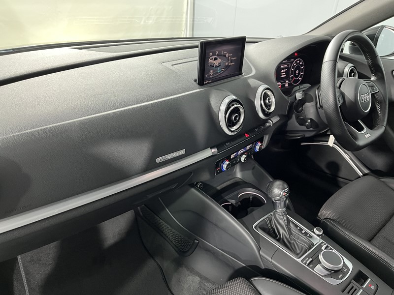 2017 (17) AUDI A3 2.0 TDI 184 Quattro Black Edition 3dr S Tronic 5056957