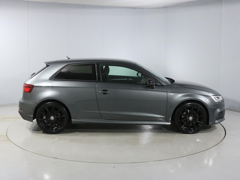 2017 (17) AUDI A3 2.0 TDI 184 Quattro Black Edition 3dr S Tronic 5056953