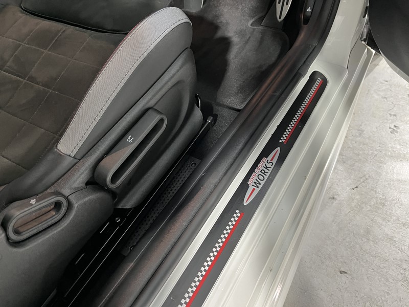 2023 (73) MINI CONVERTIBLE 1.5 Cooper Sport Premium 2dr Auto 5091168