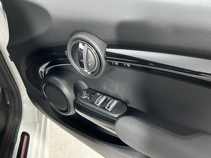 2023 (73) MINI CONVERTIBLE 1.5 Cooper Sport Premium 2dr Auto 5091169