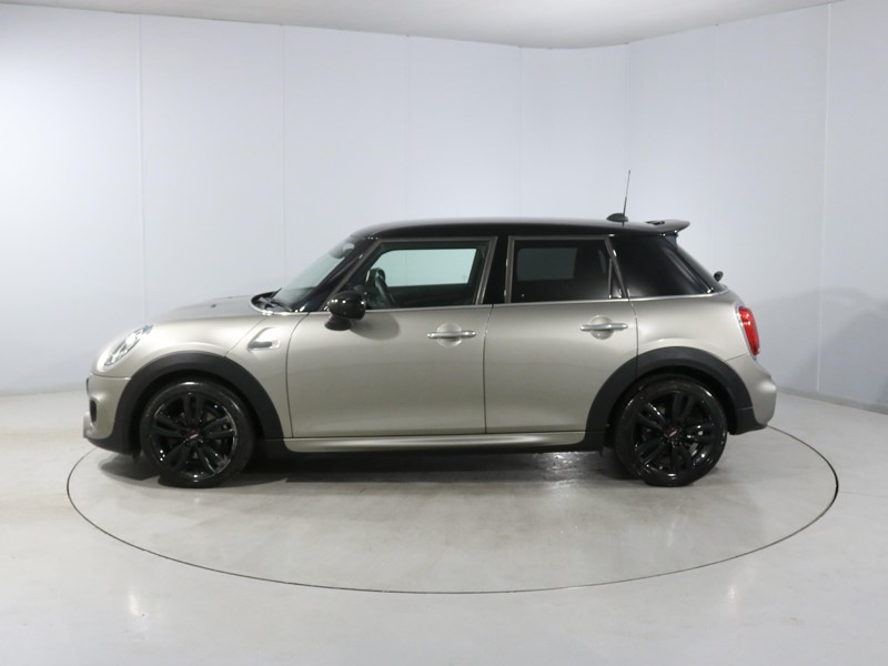 2019 (19) MINI HATCHBACK 1.5 Cooper Sport II 5dr 5111356