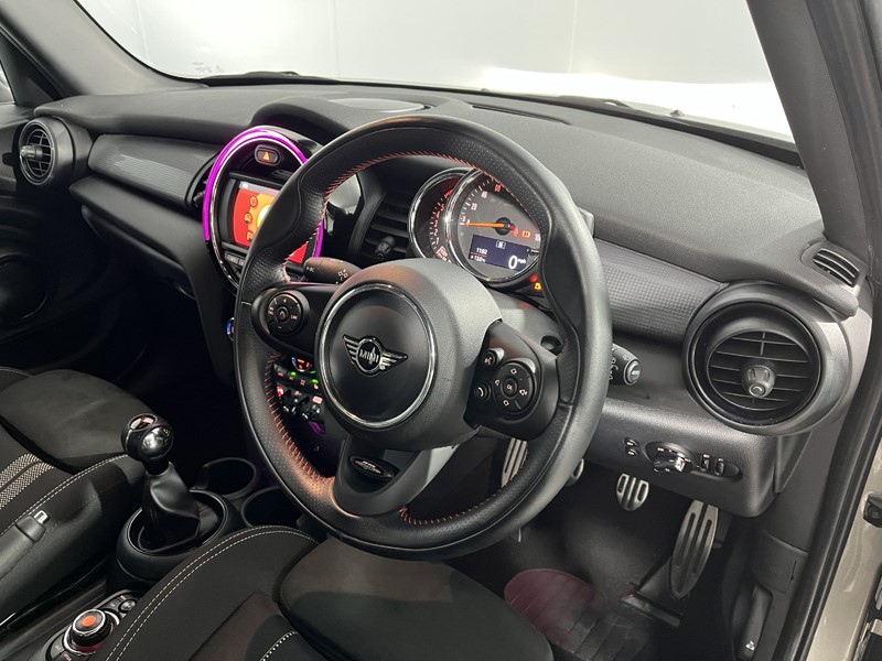 2019 (19) MINI HATCHBACK 1.5 Cooper Sport II 5dr 5111319