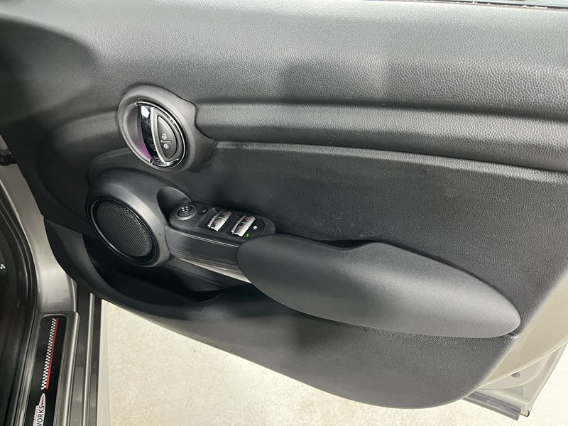 2019 (19) MINI HATCHBACK 1.5 Cooper Sport II 5dr 5111333