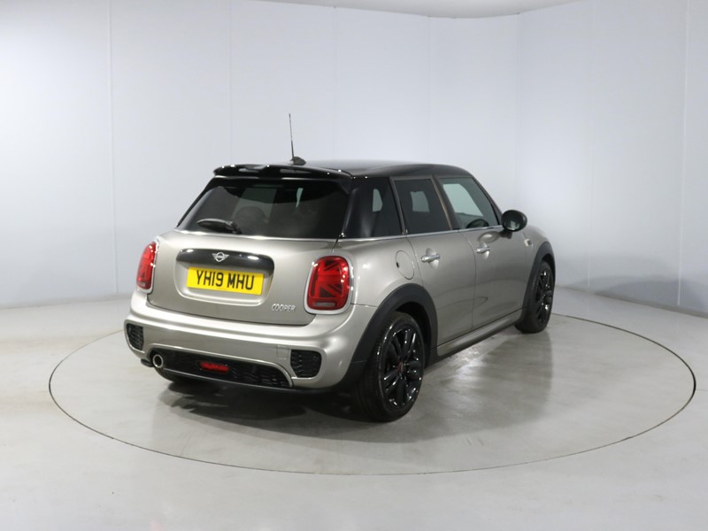 2019 (19) MINI HATCHBACK 1.5 Cooper Sport II 5dr 5111355