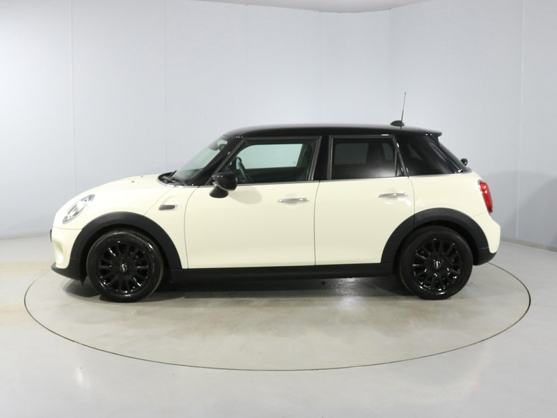 2019 (69) MINI HATCHBACK 1.5 Cooper Classic II 5dr 5097758