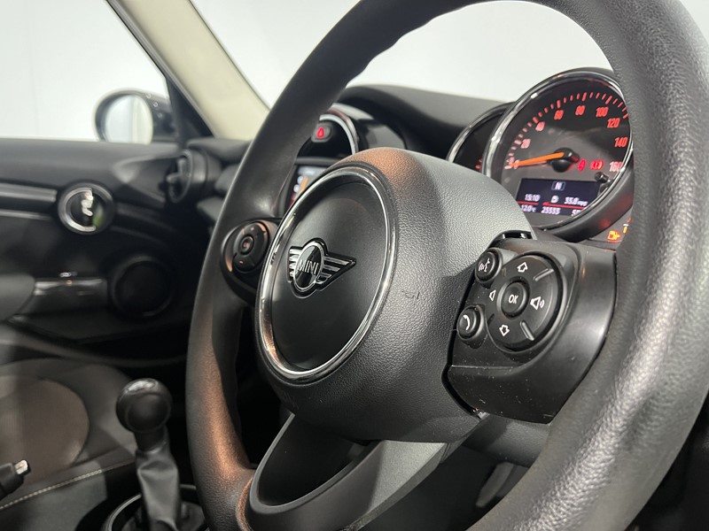 2019 (69) MINI HATCHBACK 1.5 Cooper Classic II 5dr 5097738