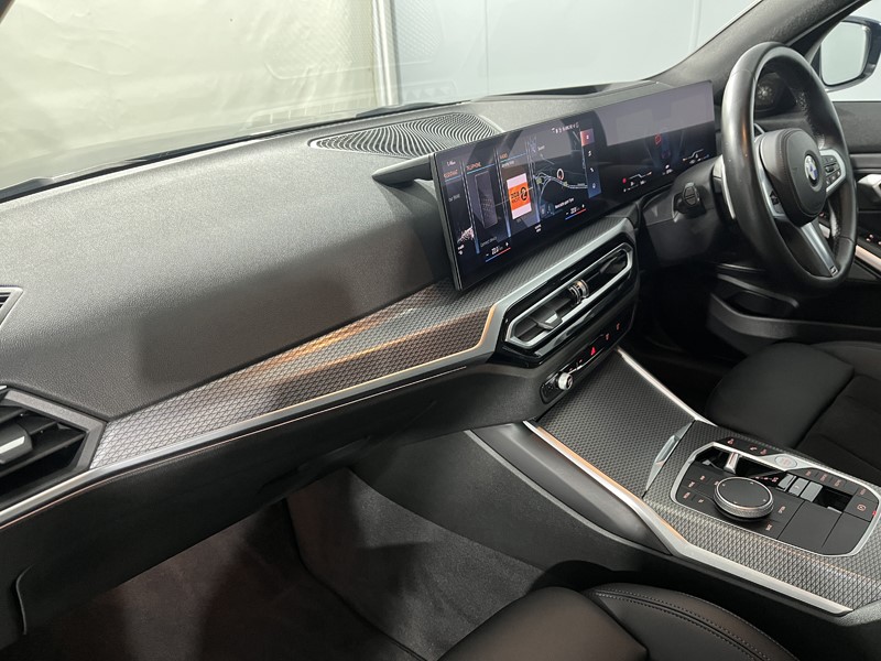 2022 (72) BMW 3 SERIES 320i xDrive M Sport 4dr Step Auto 5107840