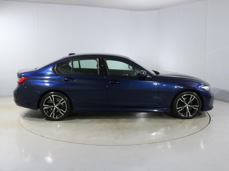 2022 (72) BMW 3 SERIES 320i xDrive M Sport 4dr Step Auto 5107836