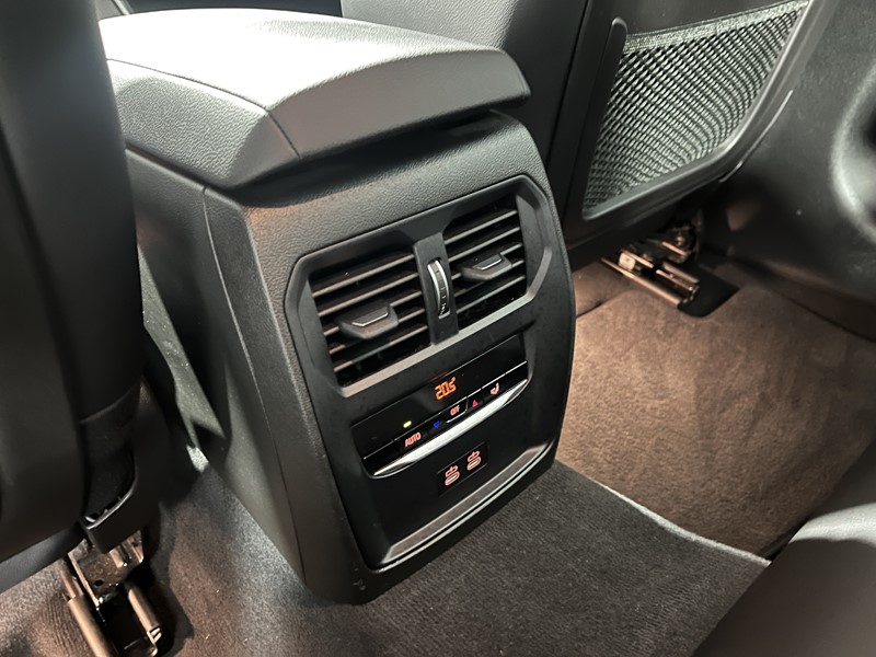 2022 (72) BMW 3 SERIES 320i xDrive M Sport 4dr Step Auto 5107875