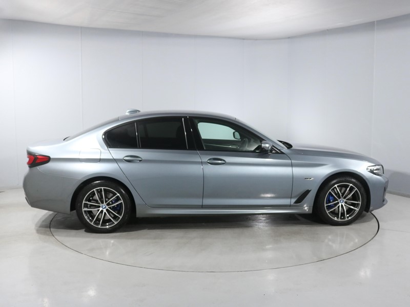 2022 (22) BMW 5 SERIES 530e M Sport 4dr Auto 5114560