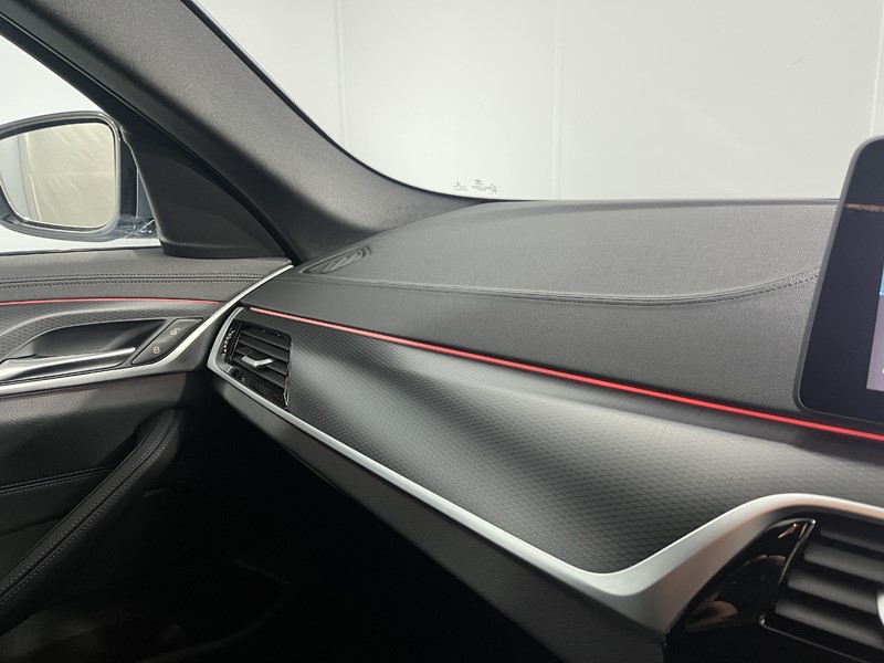 2022 (22) BMW 5 SERIES 530e M Sport 4dr Auto 5114583