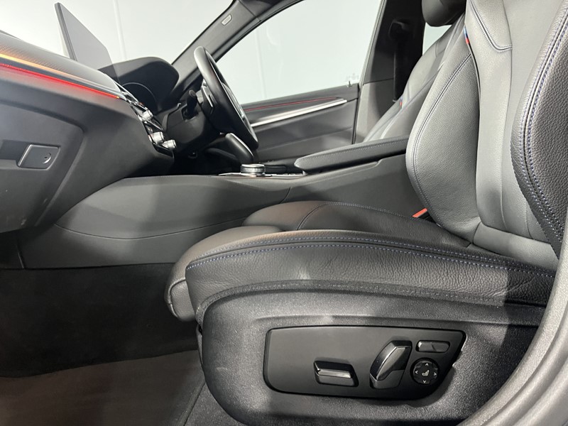 2022 (22) BMW 5 SERIES 530e M Sport 4dr Auto 5114592