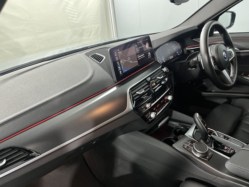 2022 (22) BMW 5 SERIES 530e M Sport 4dr Auto 5114564