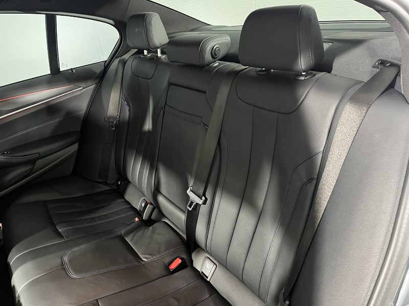 2022 (22) BMW 5 SERIES 530e M Sport 4dr Auto 5114569