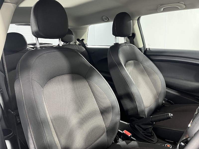 2018 (18) MINI HATCHBACK 1.5 Cooper II 3dr Auto 5115086