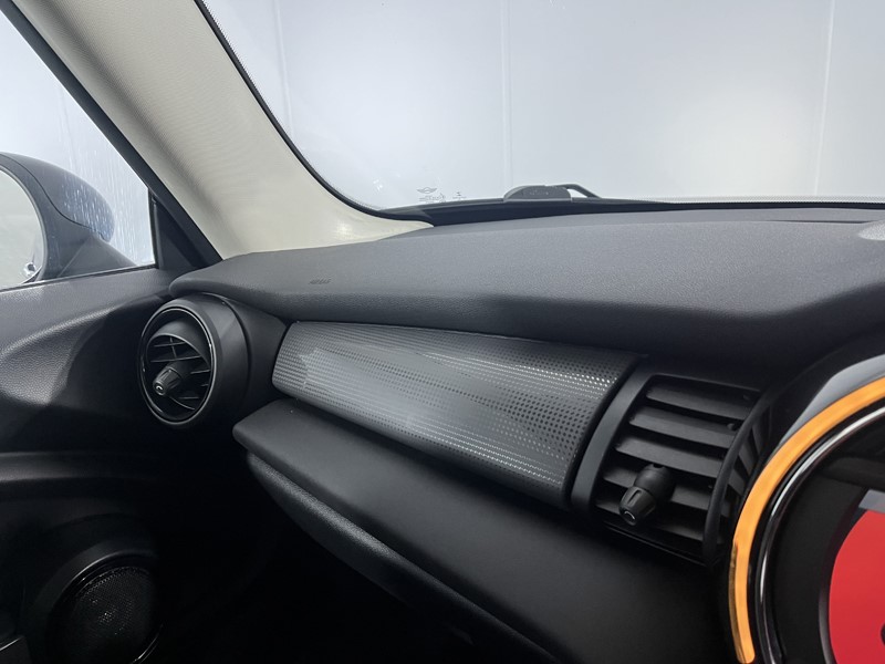 2018 (18) MINI HATCHBACK 1.5 Cooper II 3dr Auto 5115100