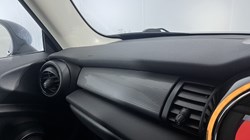 2018 (18) MINI HATCHBACK 1.5 Cooper II 3dr Auto 5115100