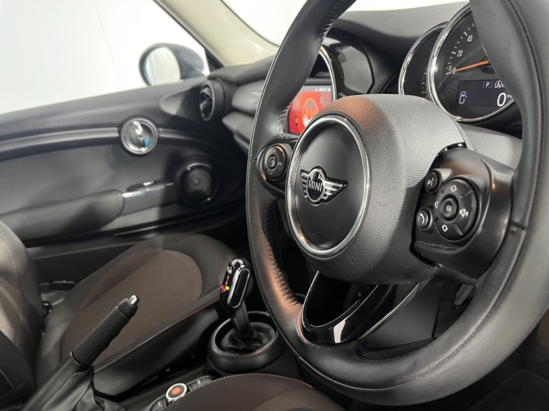 2018 (18) MINI HATCHBACK 1.5 Cooper II 3dr Auto 5115096