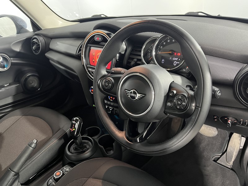 2018 (18) MINI HATCHBACK 1.5 Cooper II 3dr Auto 5115081