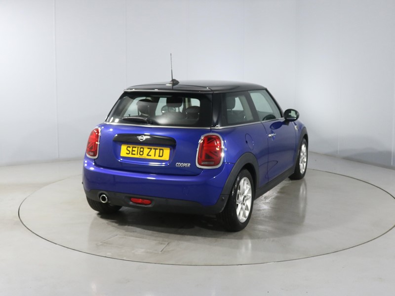 2018 (18) MINI HATCHBACK 1.5 Cooper II 3dr Auto 5115114