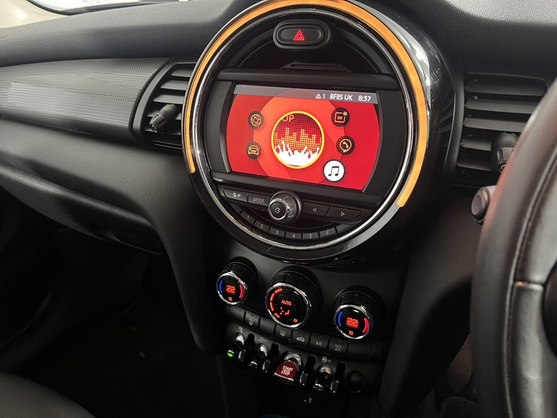 2018 (18) MINI HATCHBACK 1.5 Cooper II 3dr Auto 5115083