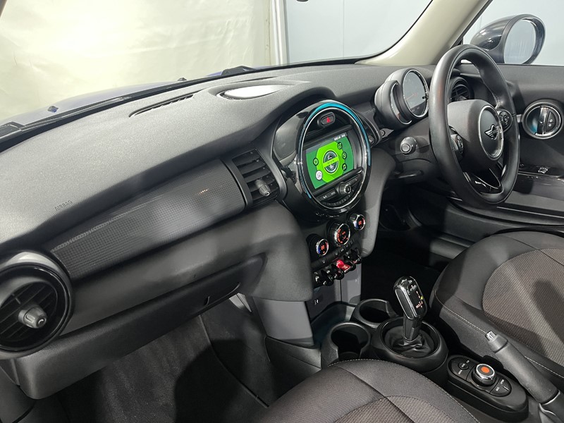 2018 (18) MINI HATCHBACK 1.5 Cooper II 3dr Auto 5115082