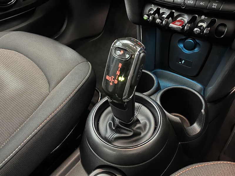 2018 (18) MINI HATCHBACK 1.5 Cooper II 3dr Auto 5115085