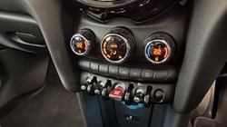2018 (18) MINI HATCHBACK 1.5 Cooper II 3dr Auto 5115104