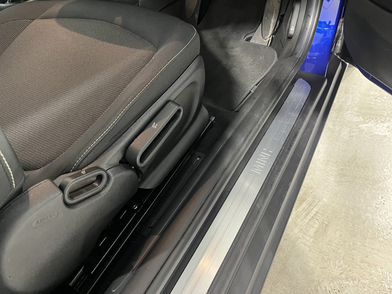 2018 (18) MINI HATCHBACK 1.5 Cooper II 3dr Auto 5115093