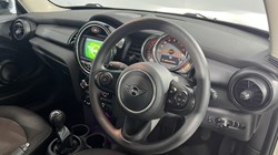 2020 (20) MINI HATCHBACK 1.5 Cooper Classic II 3dr 5164643