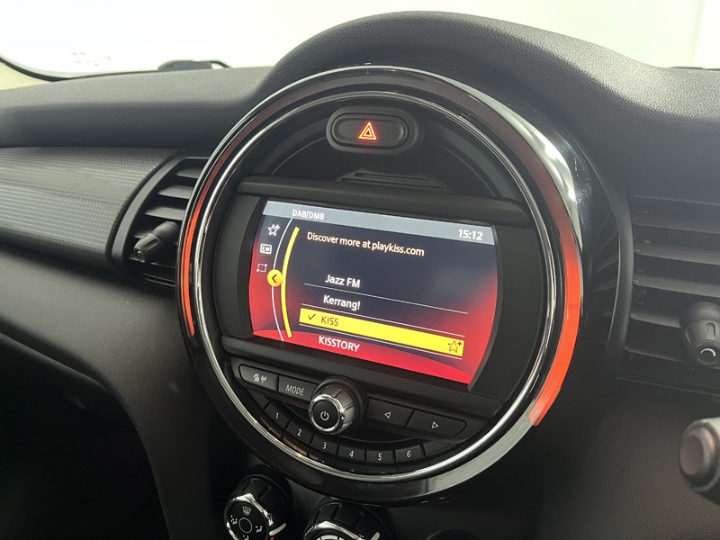 2020 (20) MINI HATCHBACK 1.5 Cooper Classic II 3dr 5164661