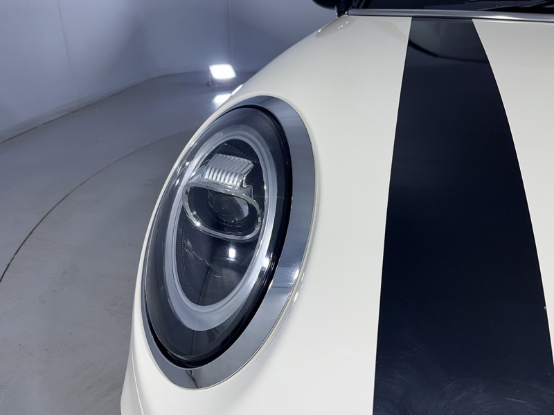 2020 (20) MINI HATCHBACK 1.5 Cooper Classic II 3dr 5164668